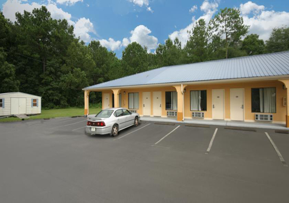Regency Inn & Suites - Defuniak Springs, FL